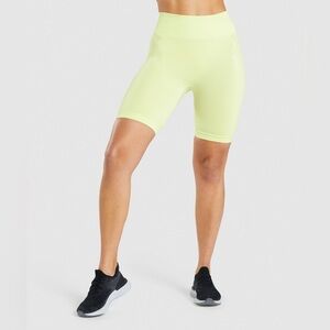 Keylime green GymShark Flex Cycling shorts ! 💚🤍